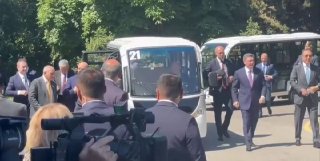 Пашинян и Мишустин кратко пообщались перед заседанием ЕМПС в Алаверди