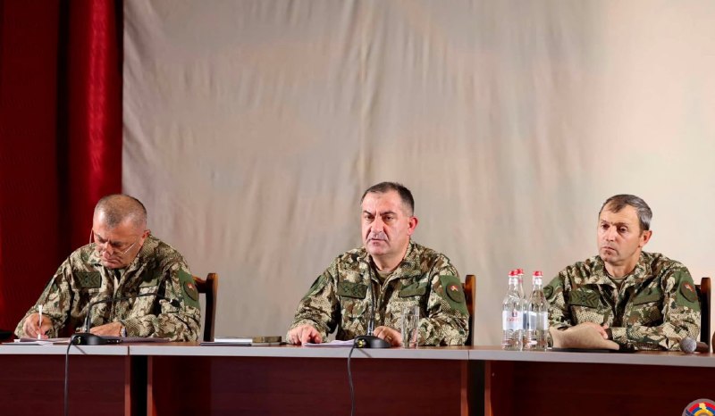 Эдвард Асриан посетил армейское подразделение: обсуждены вопросы дисциплины в ВС