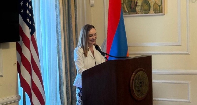 Лилит Макунц отказалась от мандата депутата парламента Армении