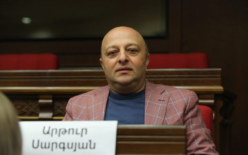 Депутат Артур Саргсян останется под домашним арестом: судья Фархоян отклонил ходатайство