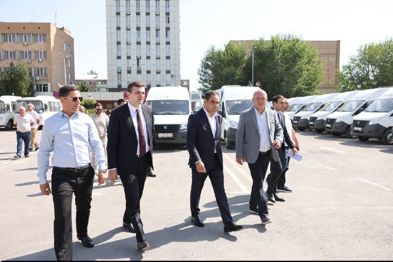 Новые автобусы для Араратской области: министр Давит Худатян протестировал транспорт в Арташате