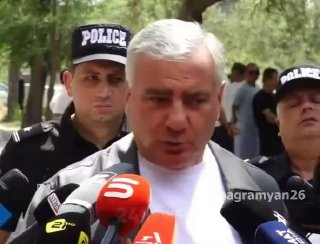Выборы в Алаверди: оппозиционер требует называть себя премьер-министром