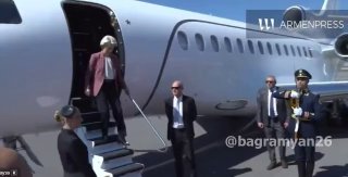 Глава Еврокомиссии Урсула фон дер Ляйен прибыла в Ереван с визитом