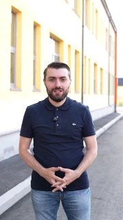 Губернатор Лорийской области Арен Мкртчян осматривает новую школу №19 в Ванадзоре