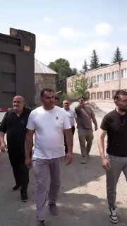 Арен Мкртчян: специалисты возвращаются в Армению, строя школы Ванадзора