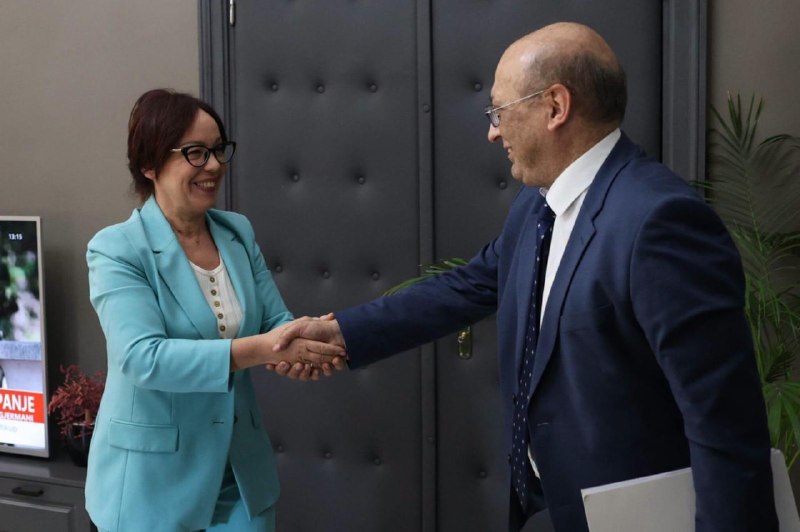 Посол Армении в Албании обсудил межпарламентское сотрудничество и выборы в Армении